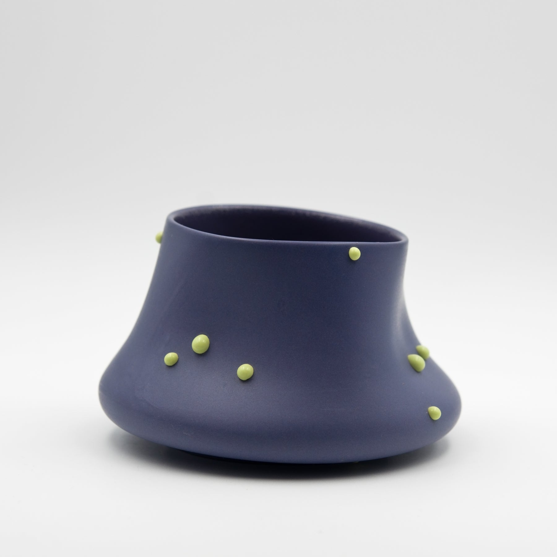 Peckii cup, purple-green