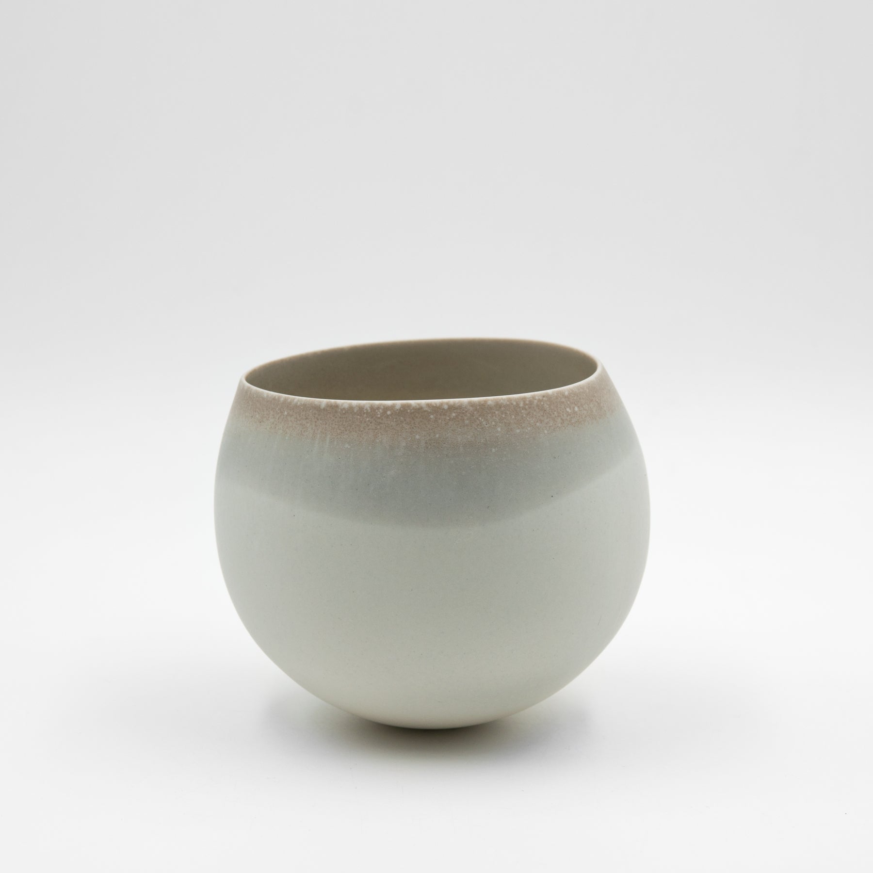 Rosy grey mist round cup