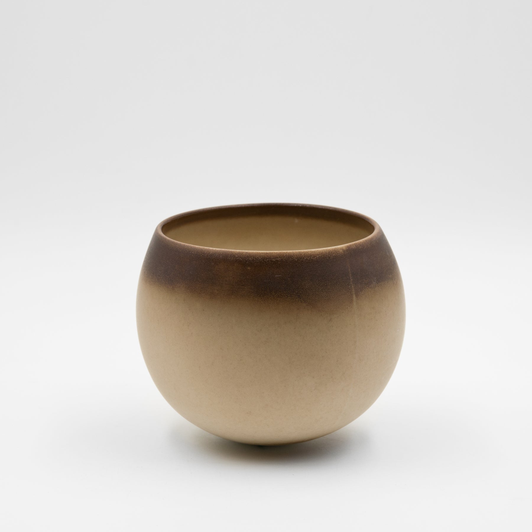 Sand storm round cup